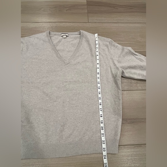 J. Crew Cashmere relaxed V-neck sweater BA394 Size S Lavender/Gray - Picture 4 of 7